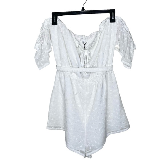 NWT Le Lis White Smocked Eyelet Romper Large - Picture 3 of 12